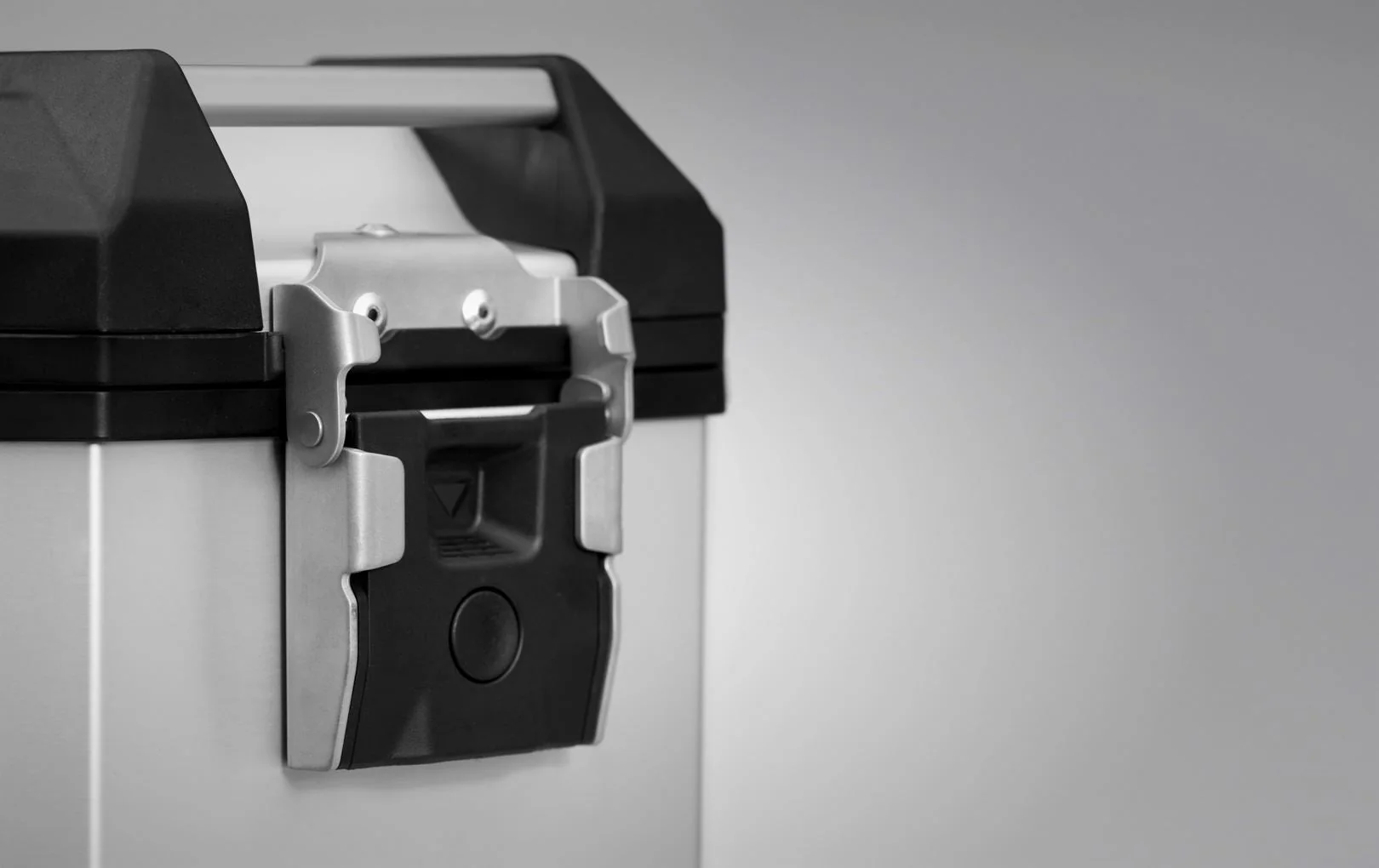 TRAX ADV M Side Case Aluminum 37 litre Right Black - Image 4
