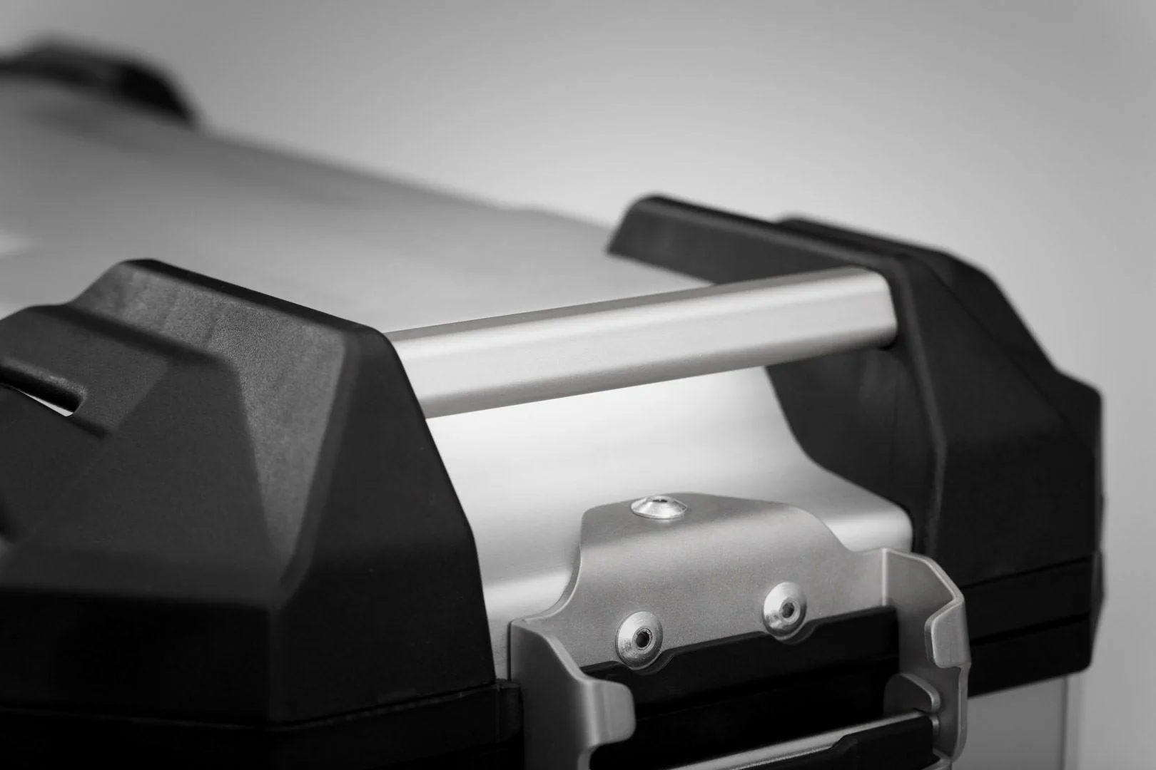 TRAX ADV M Side Case Aluminum 37 litre Right Silver - Image 5