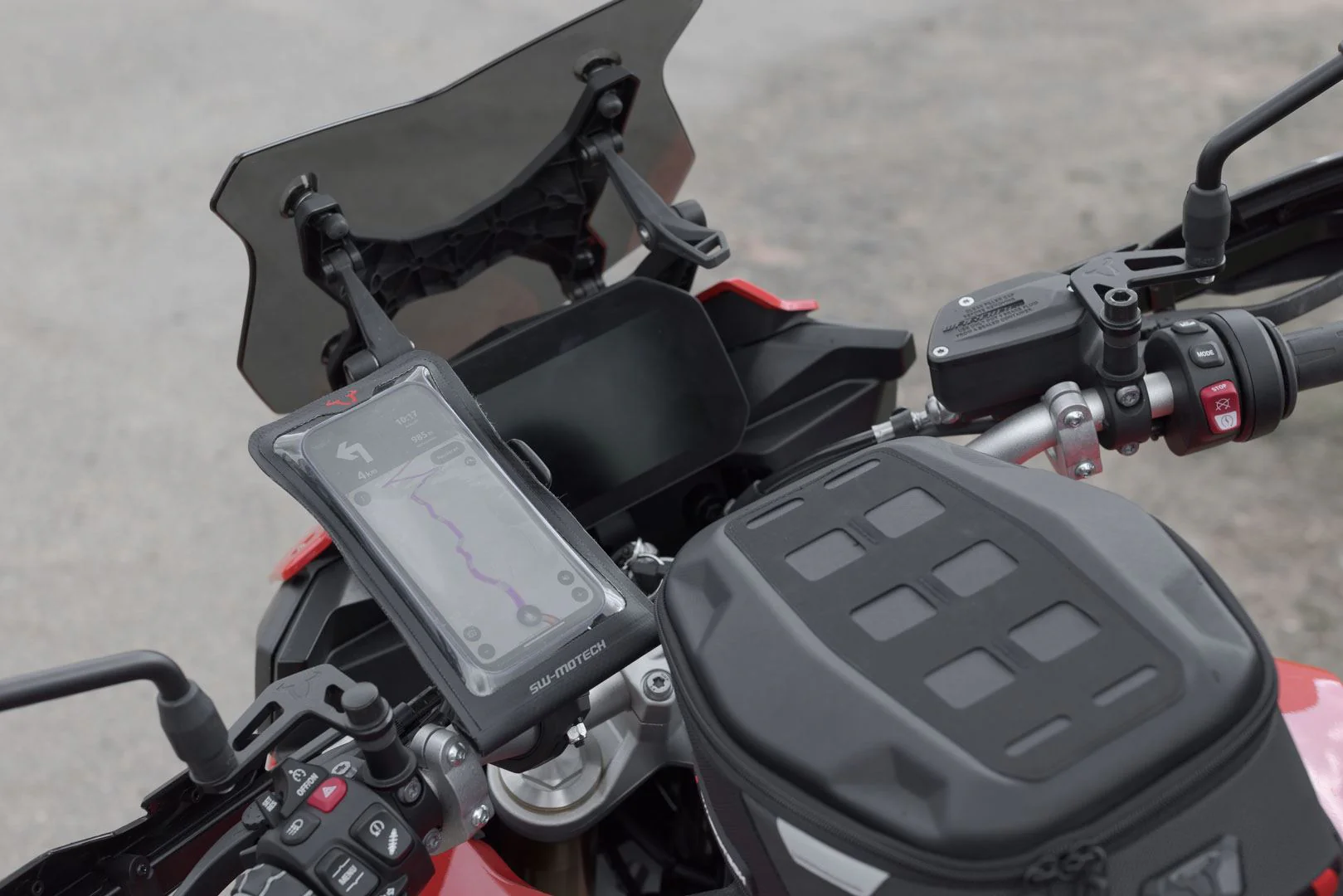 Universal GPS Mount Kit with Smartphone Drybag Incl 2" socket arm, for handlebar/mirror thread - Image 5