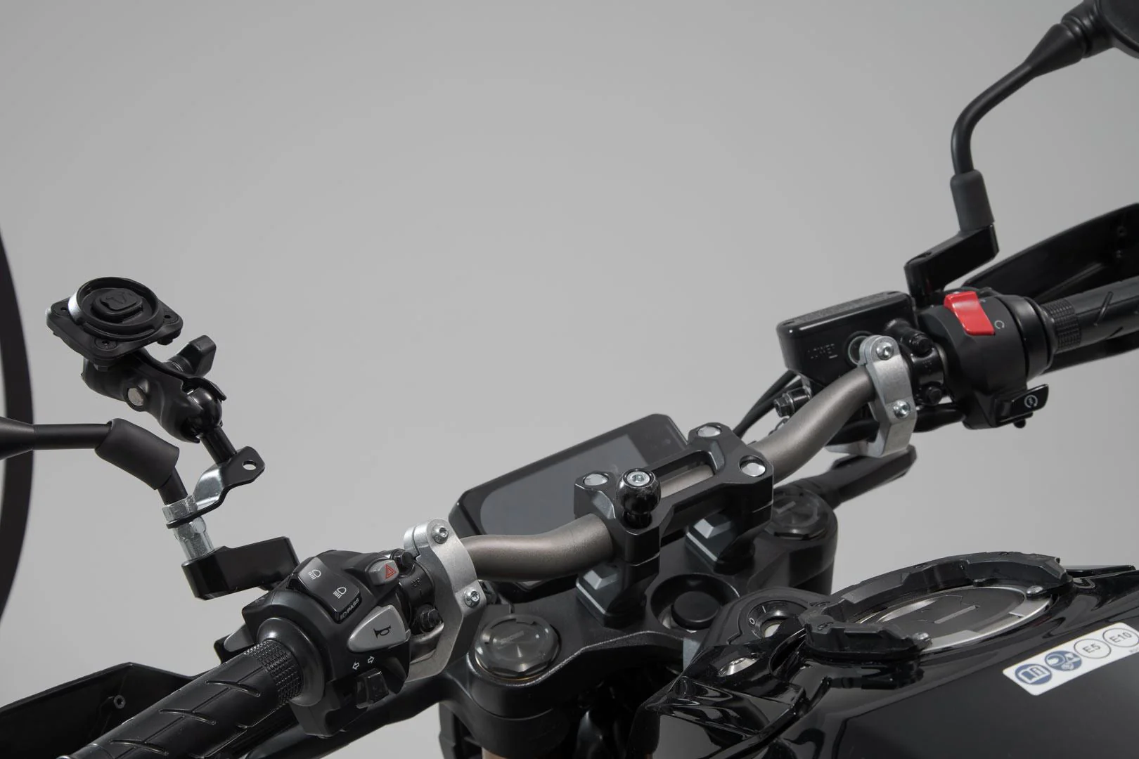 Universal GPS Mount Kit with T-Lock Smartphone Incl. 2" socket arm, for handlebar/mirror thread - Image 4