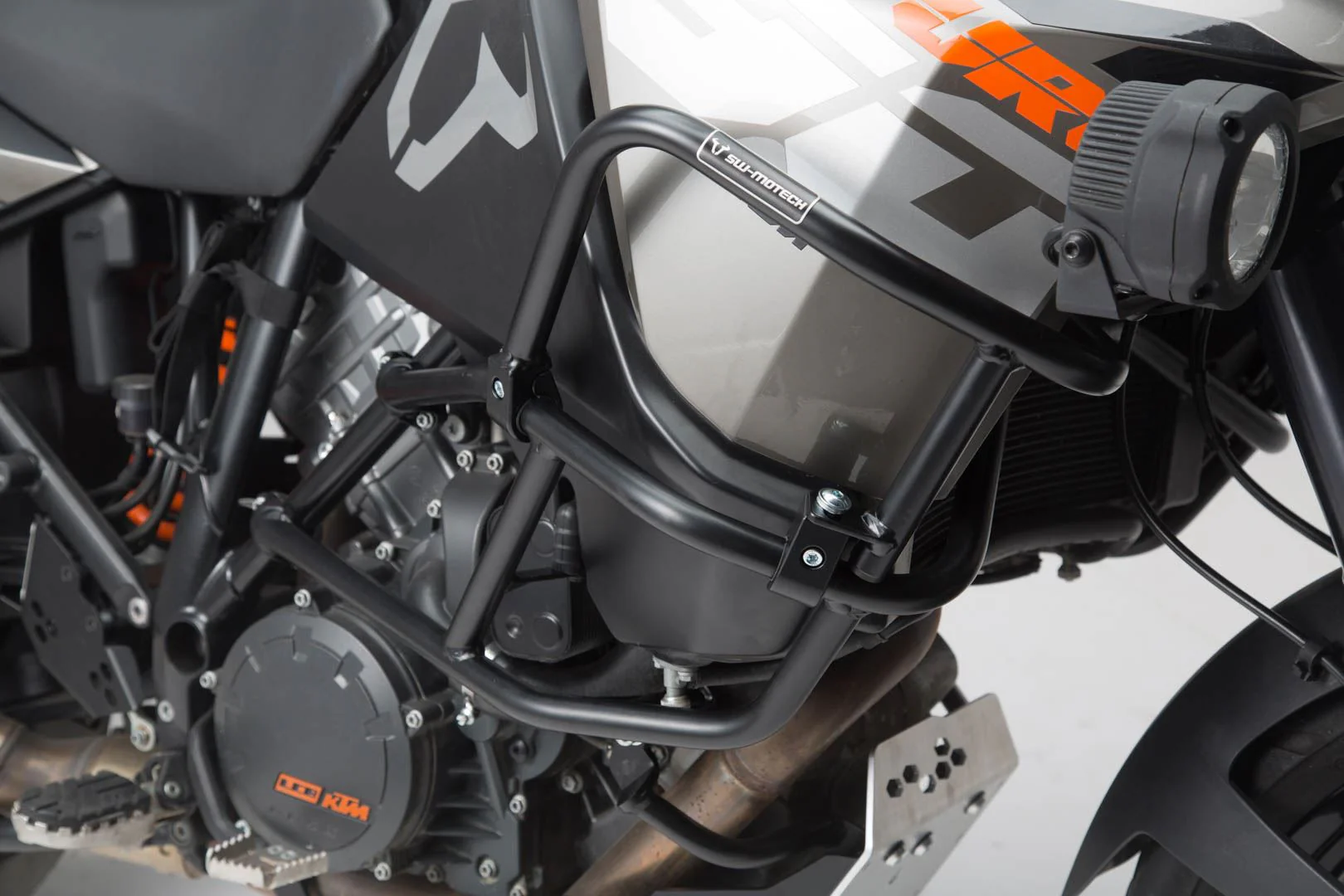 Crash bar KTM 1290 SAdv R / S (16-), 1090 Adv (16-) UPPER CRASH BAR for orig KTM crash bar. Black - Image 3