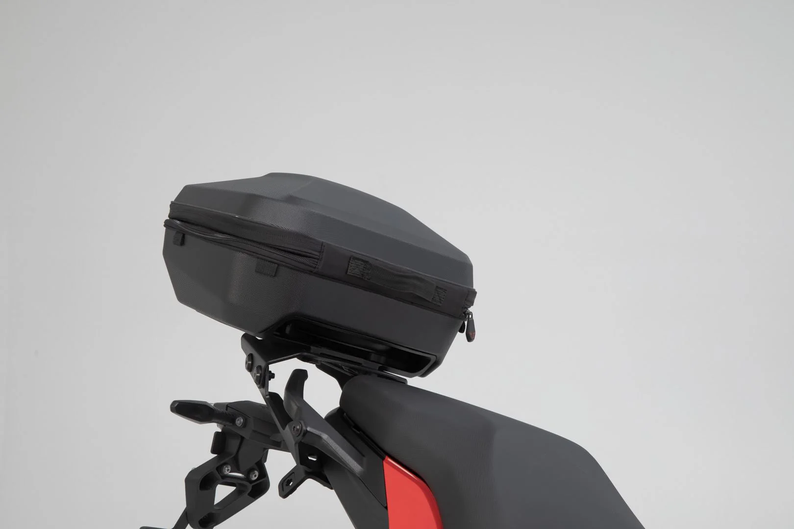 URBAN ABS Top Case System BMW F 900 R / XR (19-) Black - Image 4